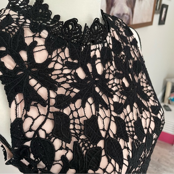 Elegant Black and Pink Lace Dress - Picture 7 of 10